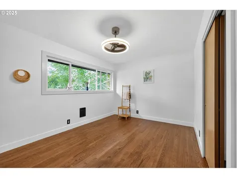 10026 SE Insley Street Portland OR 97266
