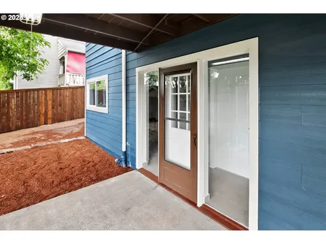10026 SE Insley Street Portland OR 97266