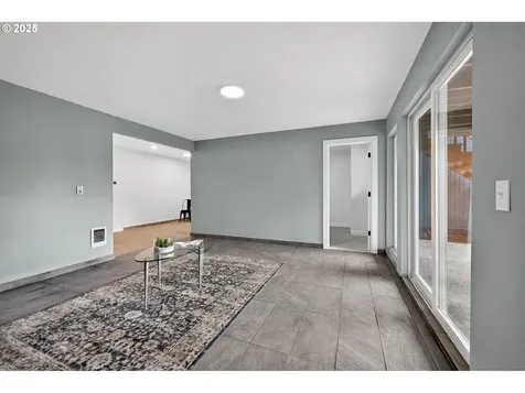 10026 SE Insley Street Portland OR 97266