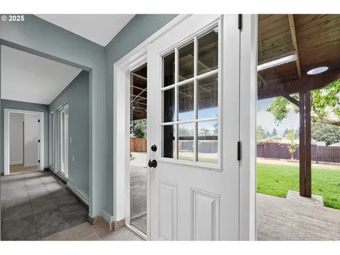 10026 SE Insley Street Portland OR 97266