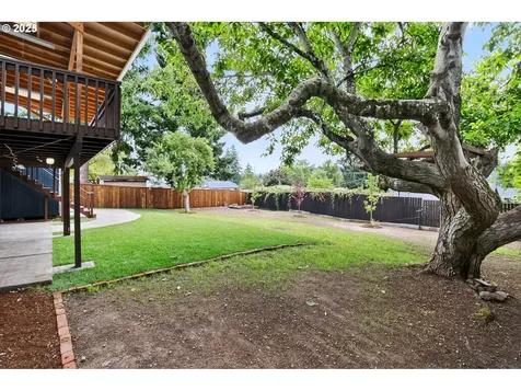 10026 SE Insley Street Portland OR 97266
