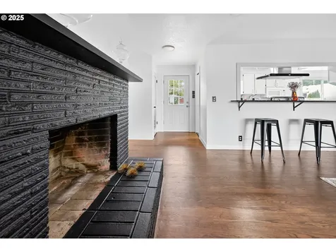 10026 SE Insley Street Portland OR 97266