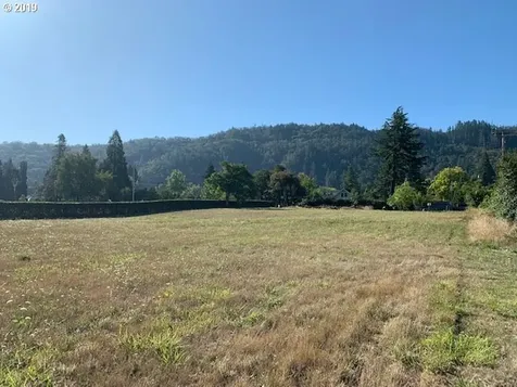1802 W Harvard Avenue Roseburg OR 97471