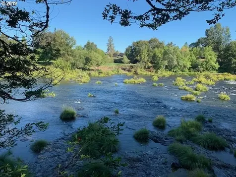 1802 W Harvard Avenue Roseburg OR 97471