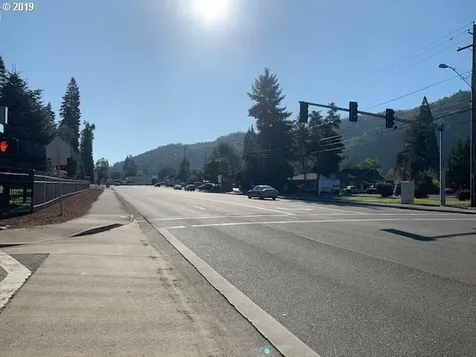 1802 W Harvard Avenue Roseburg OR 97471