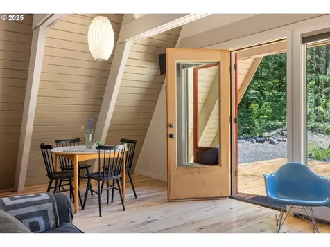 75054 E Cold Springs Road Rhododendron OR 97049
