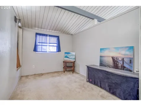 1424 SE 3rd Street Lincoln City OR 97367