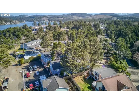 1424 SE 3rd Street Lincoln City OR 97367