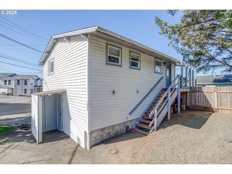 1424 SE 3rd Street Lincoln City OR 97367