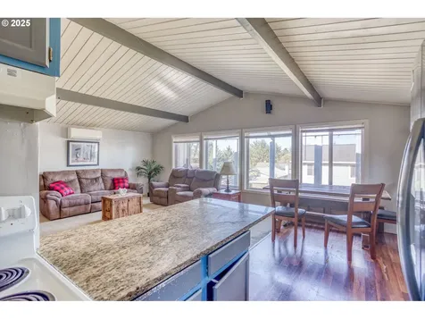 1424 SE 3rd Street Lincoln City OR 97367