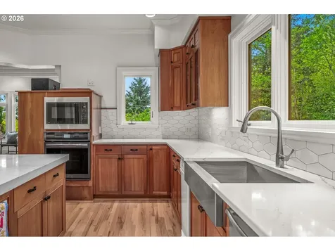 10007 NW Thompson Road Portland OR 97229
