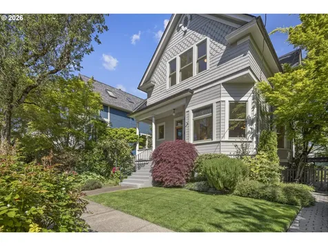 2467 NW Savier Street Portland OR 97210