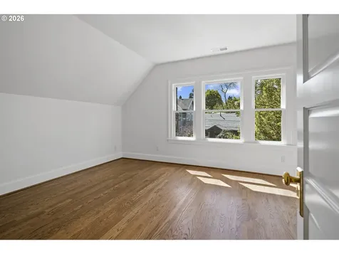 2467 NW Savier Street Portland OR 97210