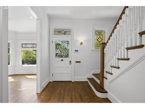 2467 NW Savier Street Portland OR 97210