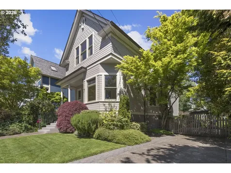 2467 NW Savier Street Portland OR 97210