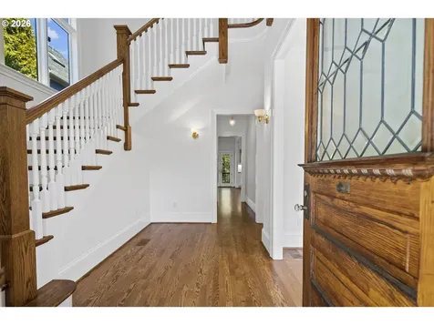 2467 NW Savier Street Portland OR 97210