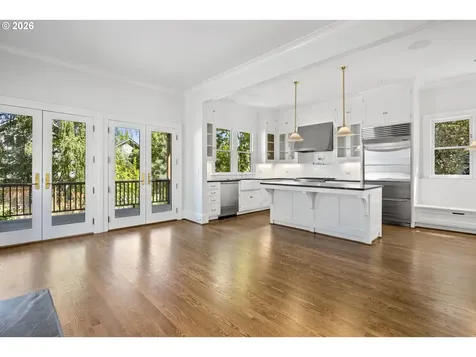 2467 NW Savier Street Portland OR 97210