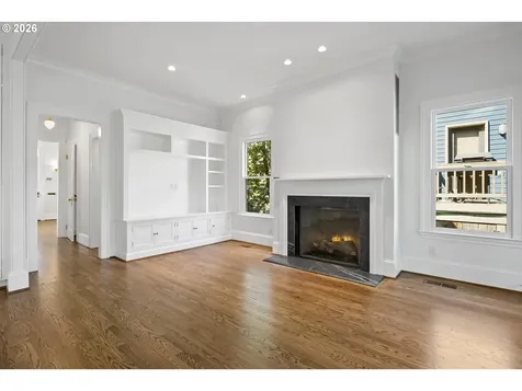 2467 NW Savier Street Portland OR 97210