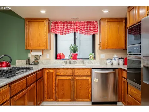 14871 NE Graham Street Portland OR 97230