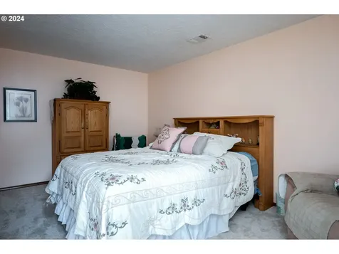 14871 NE Graham Street Portland OR 97230