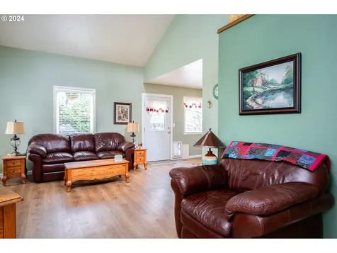 14871 NE Graham Street Portland OR 97230