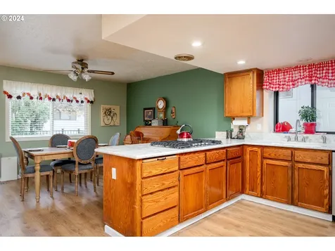 14871 NE Graham Street Portland OR 97230