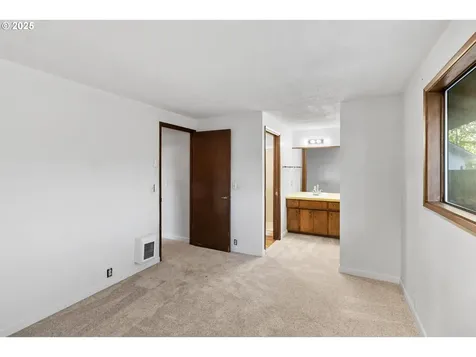 3826 Peppertree Drive Eugene OR 97402