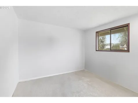 3826 Peppertree Drive Eugene OR 97402