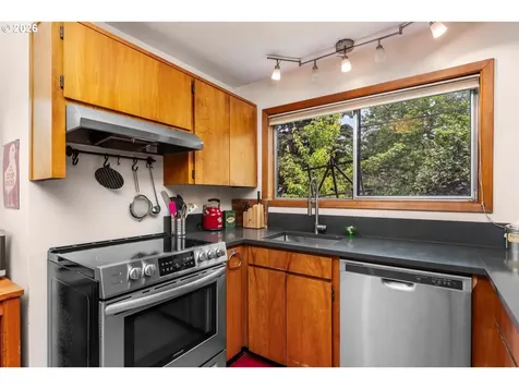 245 SE 108th Avenue Portland OR 97216