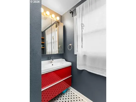 245 SE 108th Avenue Portland OR 97216