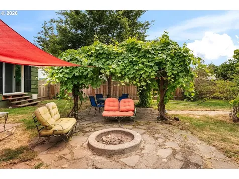 245 SE 108th Avenue Portland OR 97216