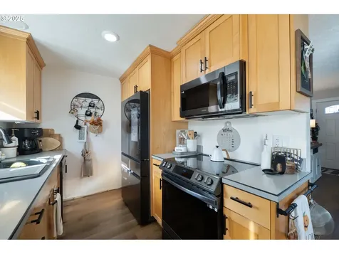 4009 Filbert Street Tillamook OR 97141