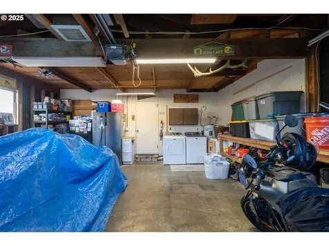 4009 Filbert Street Tillamook OR 97141