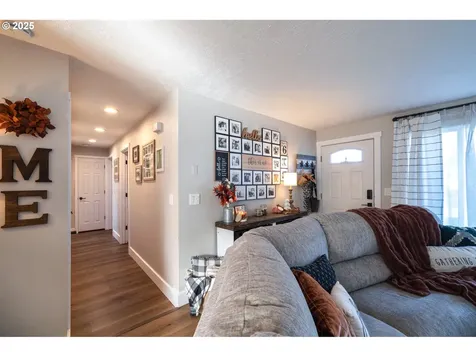 4009 Filbert Street Tillamook OR 97141