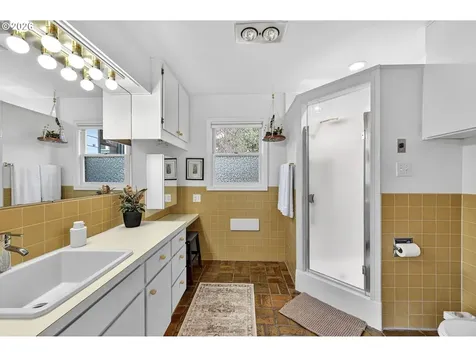 635 SE 55th Avenue Portland OR 97215