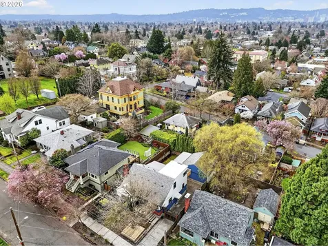 635 SE 55th Avenue Portland OR 97215