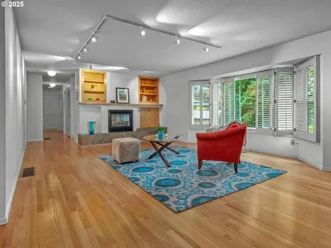 3310 SW 66th Avenue Portland OR 97225