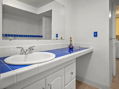 3310 SW 66th Avenue Portland OR 97225