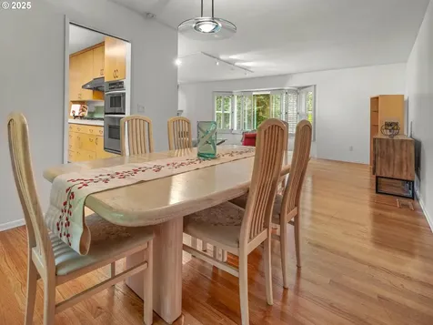 3310 SW 66th Avenue Portland OR 97225