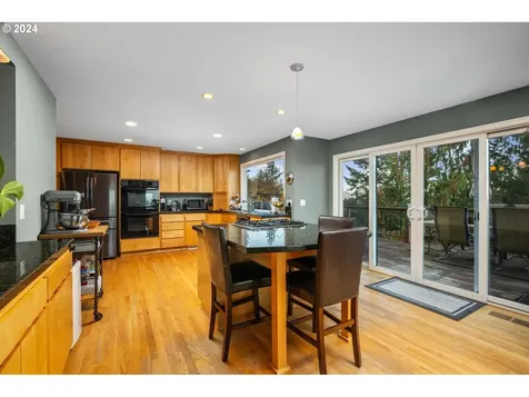 1060 Upper Devon Lane Lake Oswego OR 97034