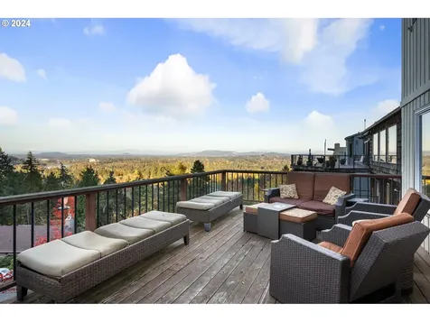 1060 Upper Devon Lane Lake Oswego OR 97034