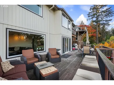 1060 Upper Devon Lane Lake Oswego OR 97034