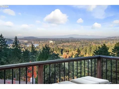 1060 Upper Devon Lane Lake Oswego OR 97034