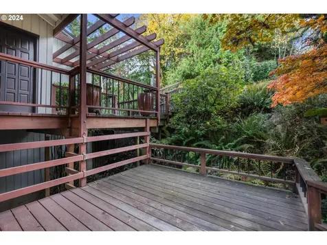 1060 Upper Devon Lane Lake Oswego OR 97034