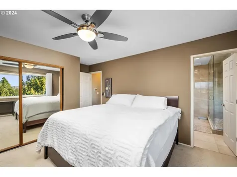 1060 Upper Devon Lane Lake Oswego OR 97034