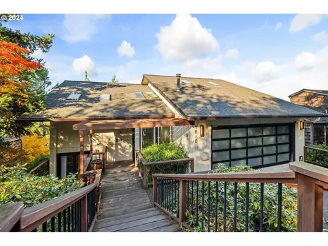 1060 Upper Devon Lane Lake Oswego OR 97034