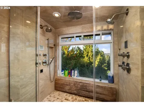 1060 Upper Devon Lane Lake Oswego OR 97034