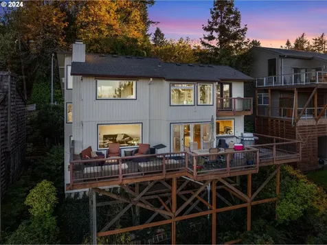 1060 Upper Devon Lane Lake Oswego OR 97034