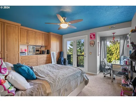 1060 Upper Devon Lane Lake Oswego OR 97034