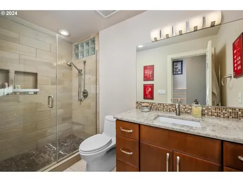 1060 Upper Devon Lane Lake Oswego OR 97034